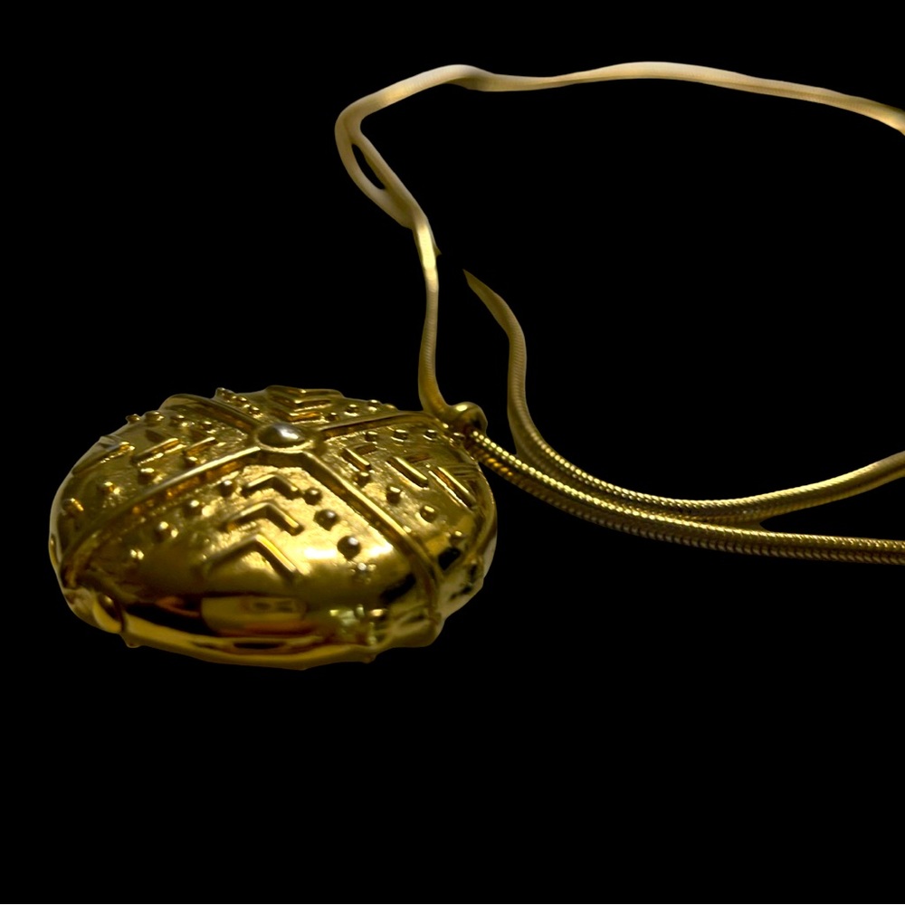 Vintage Estate VENDOME Gold Tone
Long Chain Link Necklace with strange locket - Picture 2 of 5